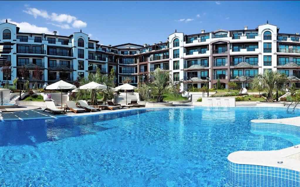 Boutique Rose Gardens Pomorie Aparthotel Exteriör bild