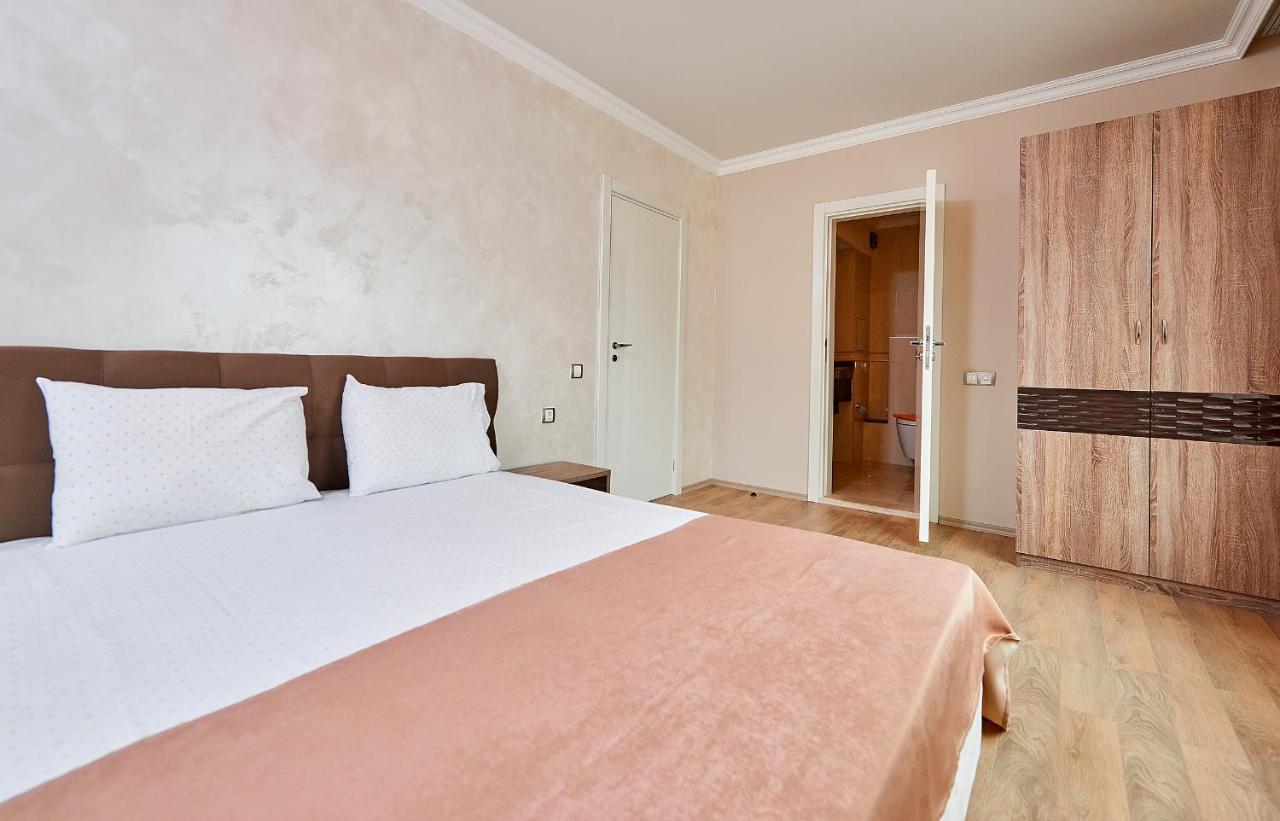 Boutique Rose Gardens Pomorie Aparthotel Exteriör bild