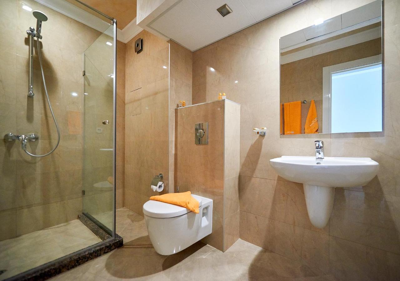 Boutique Rose Gardens Pomorie Aparthotel Exteriör bild