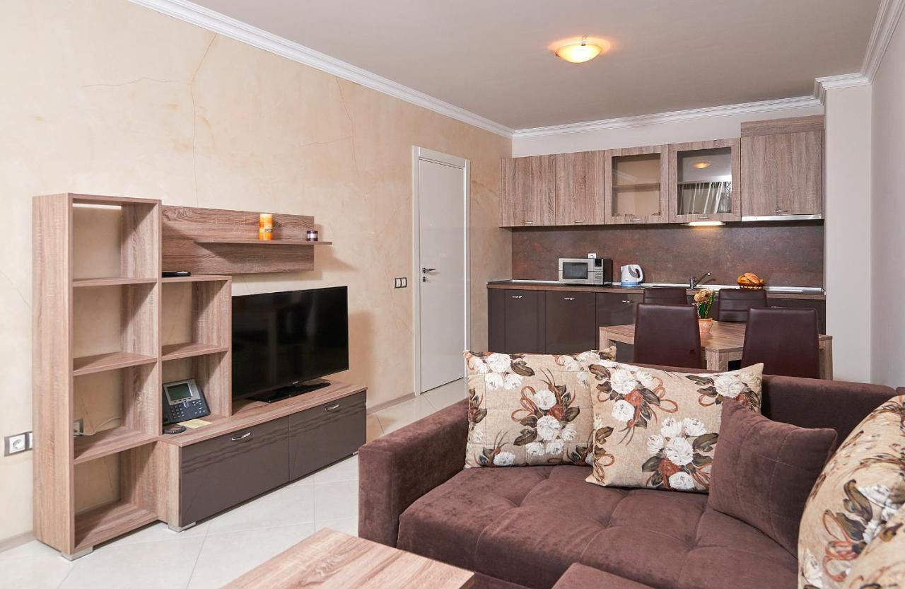 Boutique Rose Gardens Pomorie Aparthotel Exteriör bild