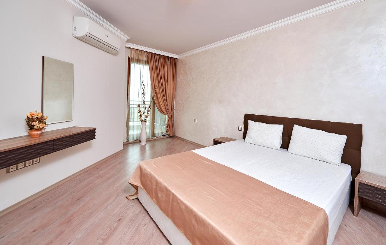Boutique Rose Gardens Pomorie Aparthotel Exteriör bild