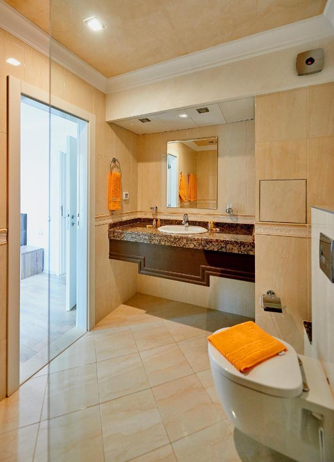 Boutique Rose Gardens Pomorie Aparthotel Exteriör bild