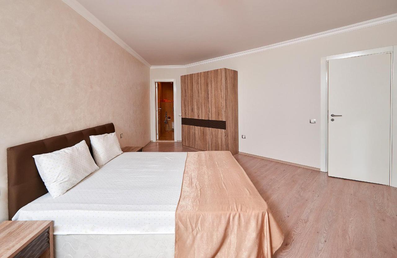 Boutique Rose Gardens Pomorie Aparthotel Exteriör bild