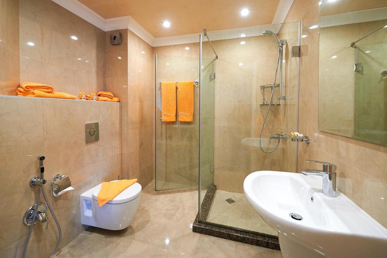 Boutique Rose Gardens Pomorie Aparthotel Exteriör bild
