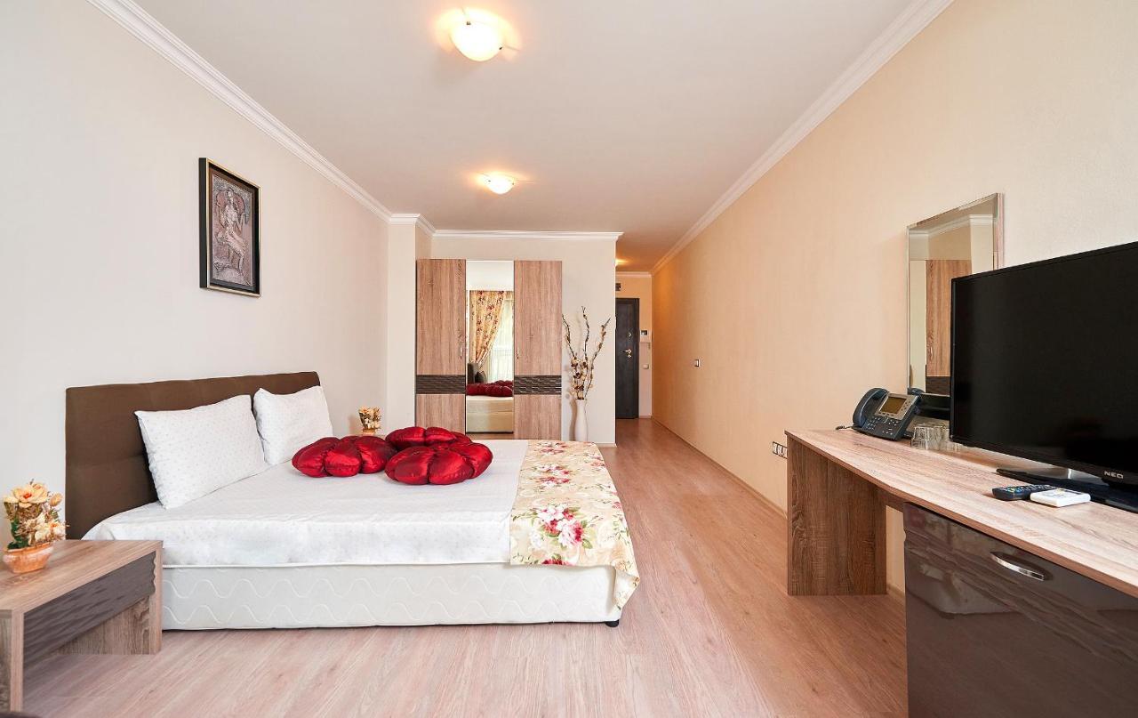 Boutique Rose Gardens Pomorie Aparthotel Exteriör bild