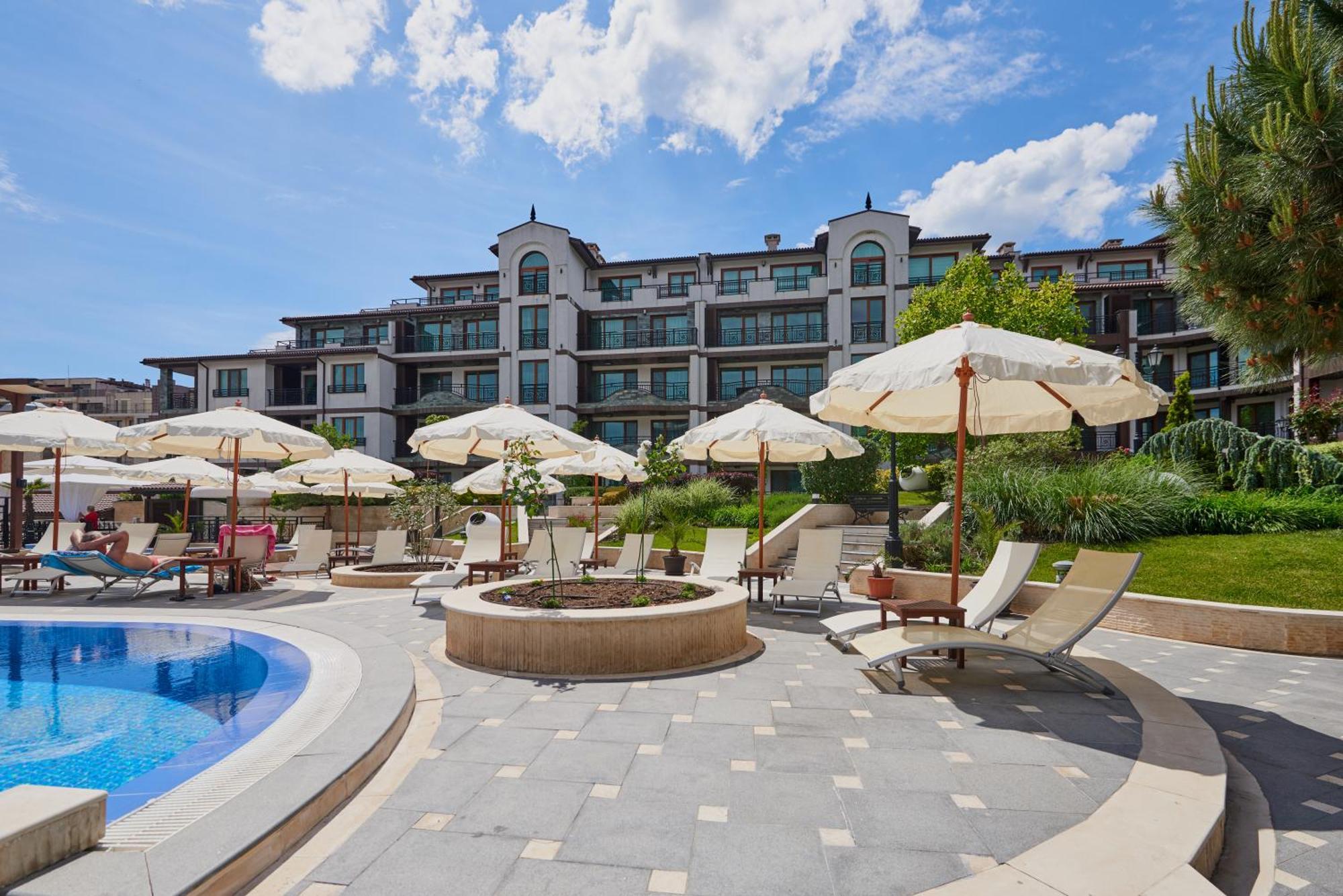 Boutique Rose Gardens Pomorie Aparthotel Exteriör bild