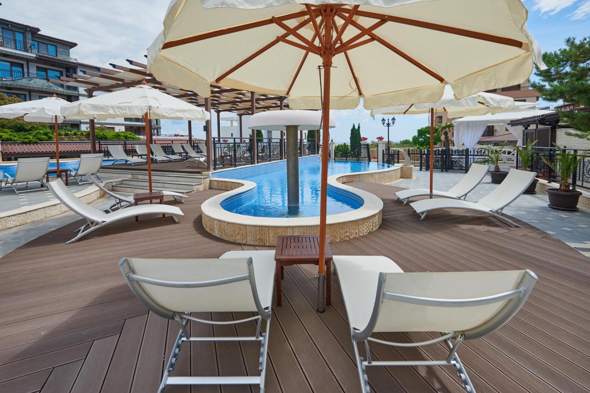 Boutique Rose Gardens Pomorie Aparthotel Exteriör bild